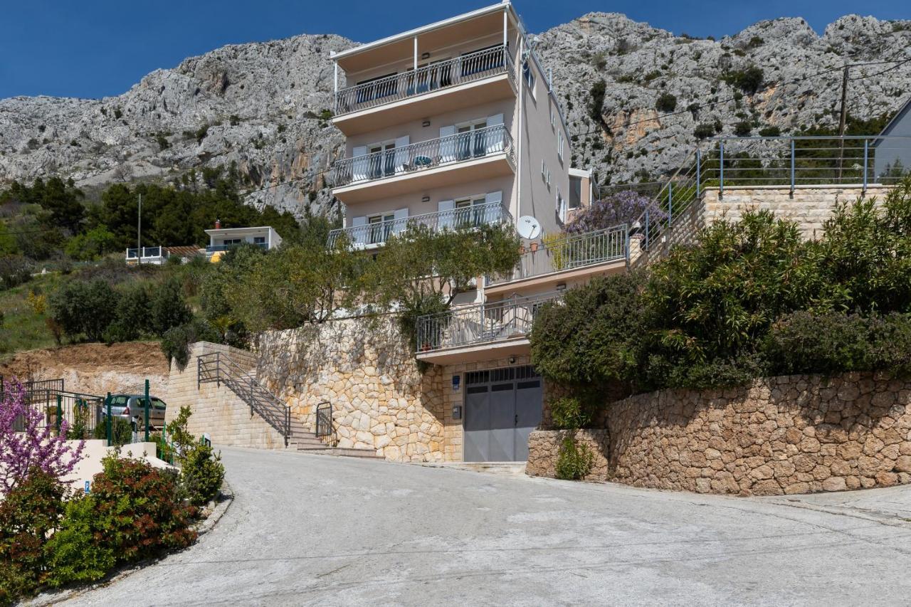 Apartments With A Parking Space Mimice, Omis - 2805 외부 사진