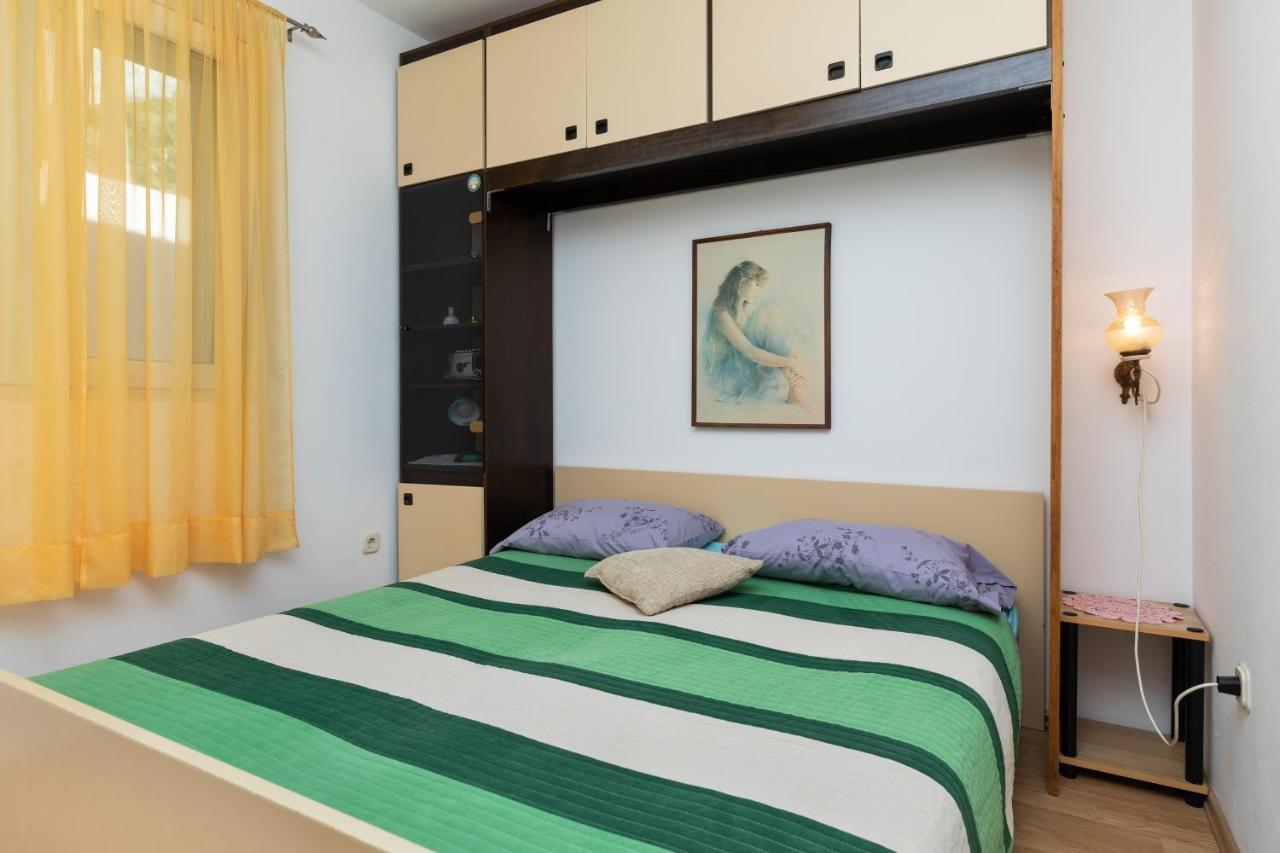 Apartments With A Parking Space Mimice, Omis - 2805 외부 사진