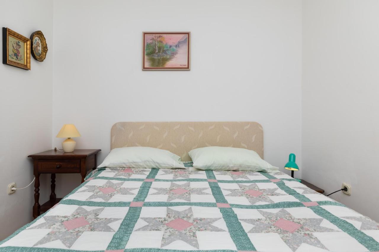 Apartments With A Parking Space Mimice, Omis - 2805 외부 사진
