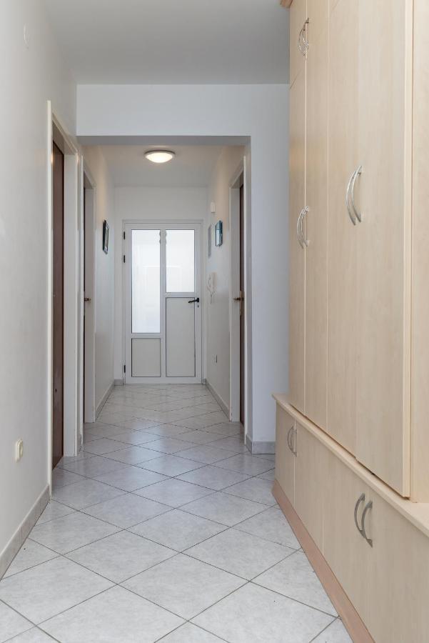 Apartments With A Parking Space Mimice, Omis - 2805 외부 사진