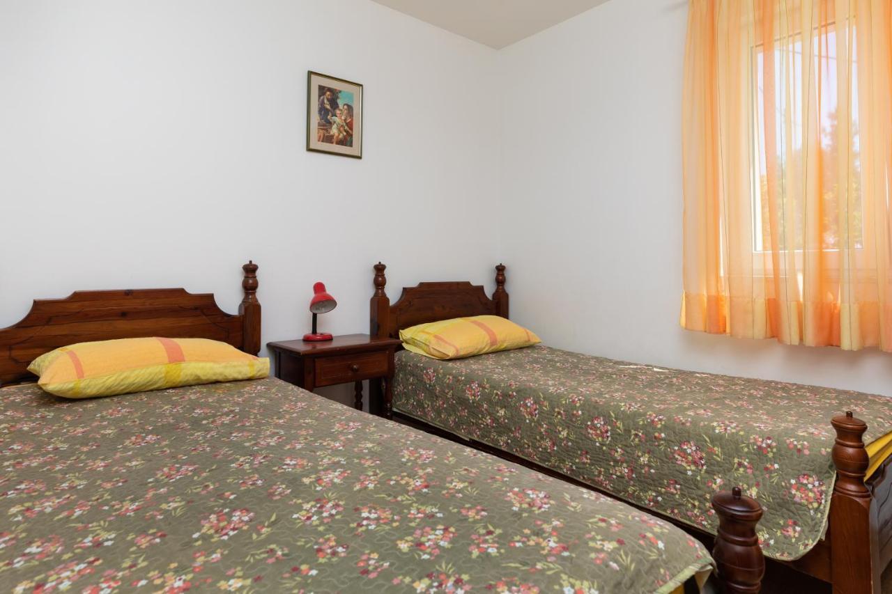 Apartments With A Parking Space Mimice, Omis - 2805 외부 사진