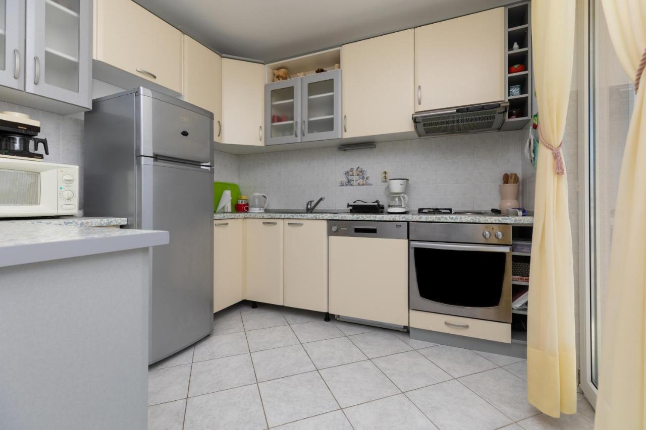Apartments With A Parking Space Mimice, Omis - 2805 외부 사진